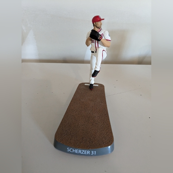Max Scherzer action figure - Picture 3 of 3